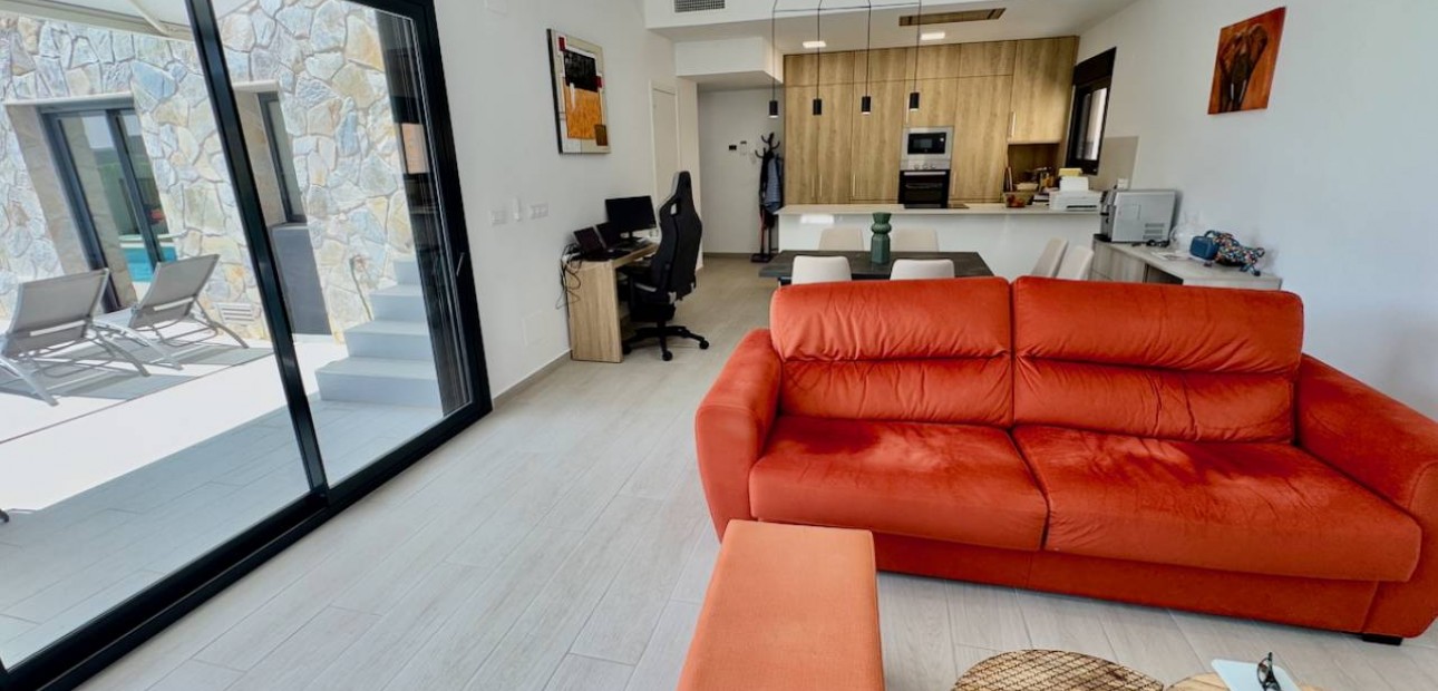 Sale - Villa -
Algorfa - La Finca Golf Resort