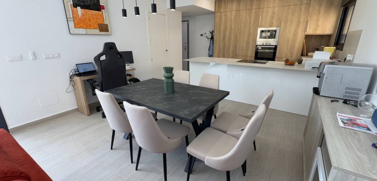 Sale - Villa -
Algorfa - La Finca Golf Resort