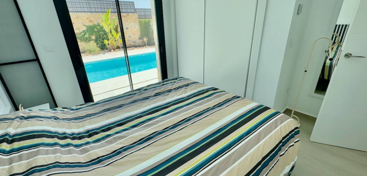 Sale - Villa -
Algorfa - La Finca Golf Resort