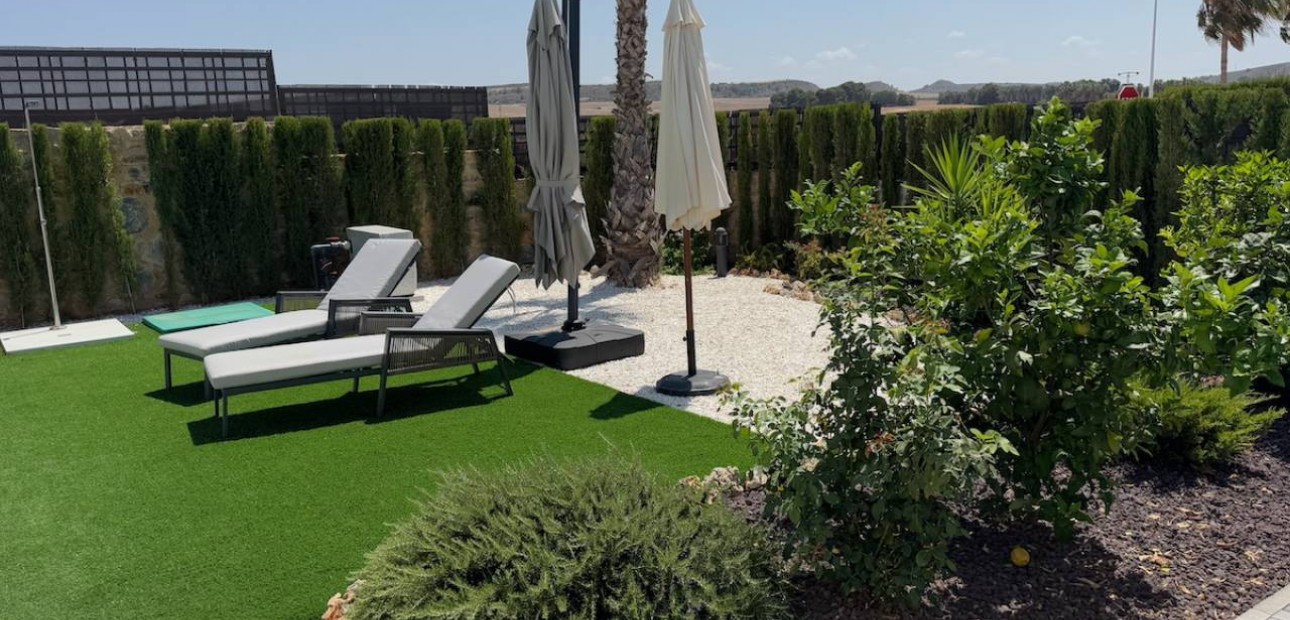 Sale - Villa -
Algorfa - La Finca Golf Resort