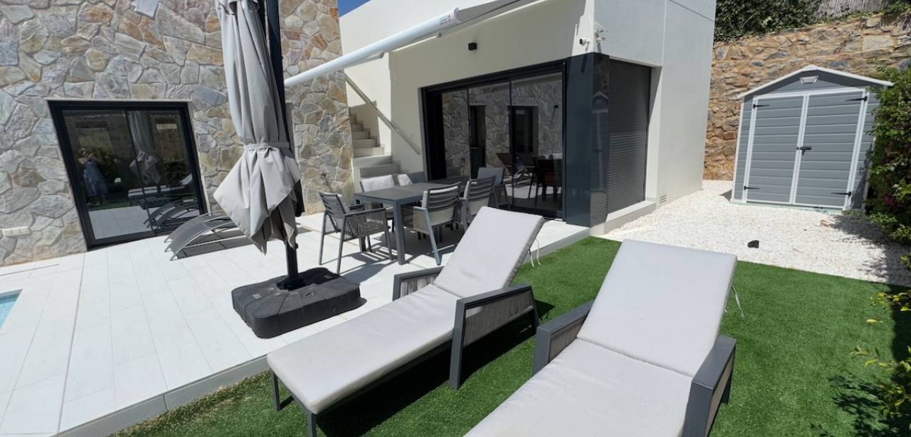Sale - Villa -
Algorfa - La Finca Golf Resort