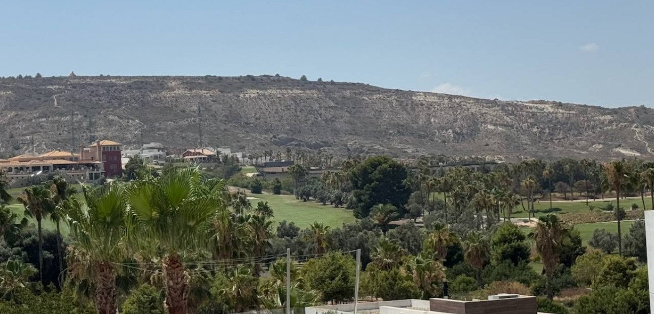 Sale - Villa -
Algorfa - La Finca Golf Resort
