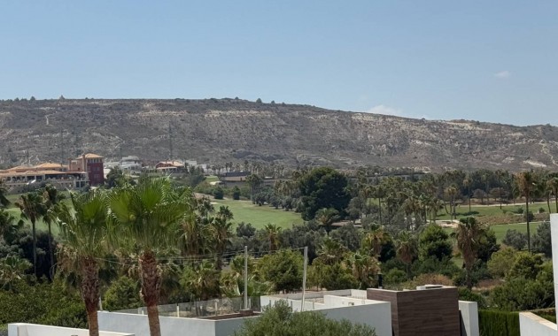 Sale - Villa -
Algorfa - La Finca Golf Resort