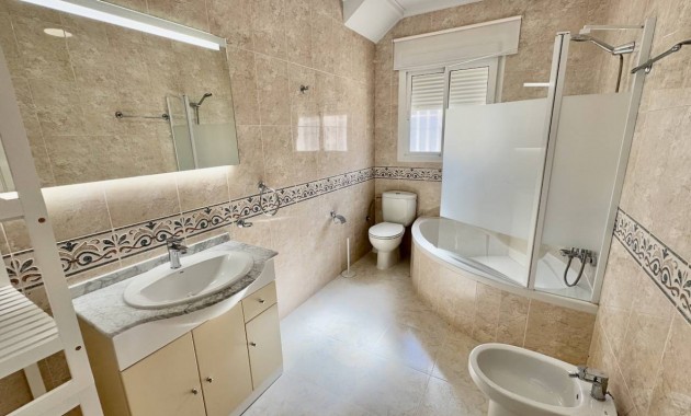 Herverkoop - Villa -
Ciudad Quesada