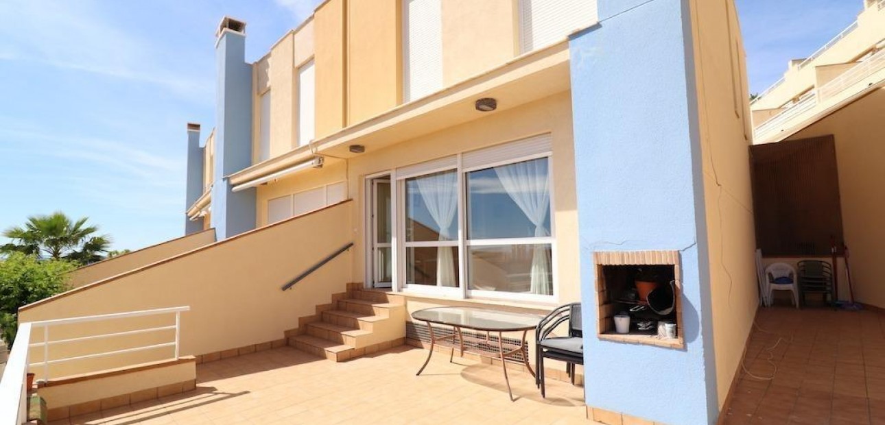 Sale - Terraced house -
Orihuela Costa - Agua Marina