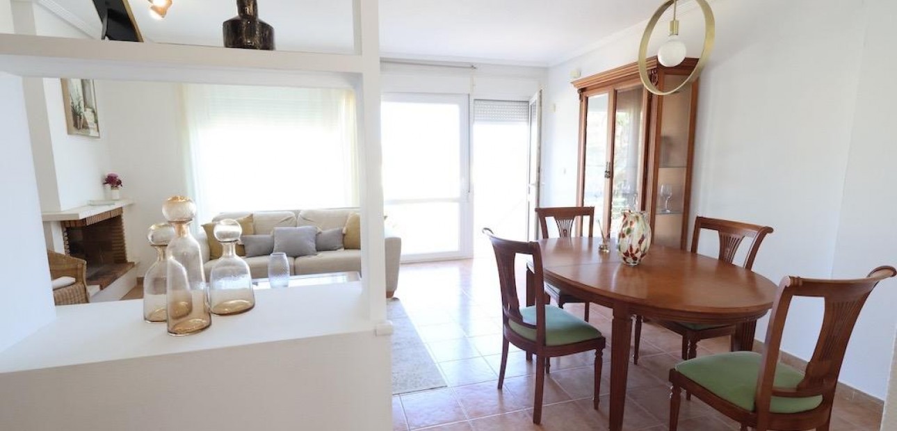 Sale - Terraced house -
Orihuela Costa - Agua Marina