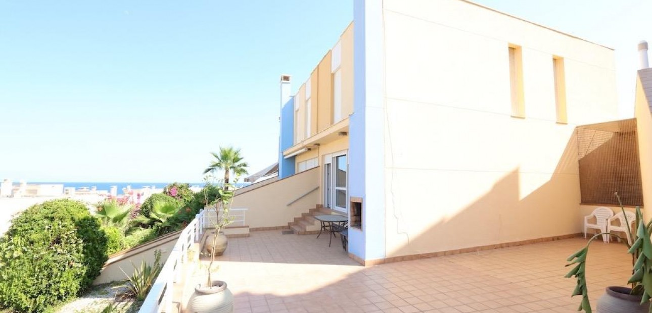 Sale - Terraced house -
Orihuela Costa - Agua Marina