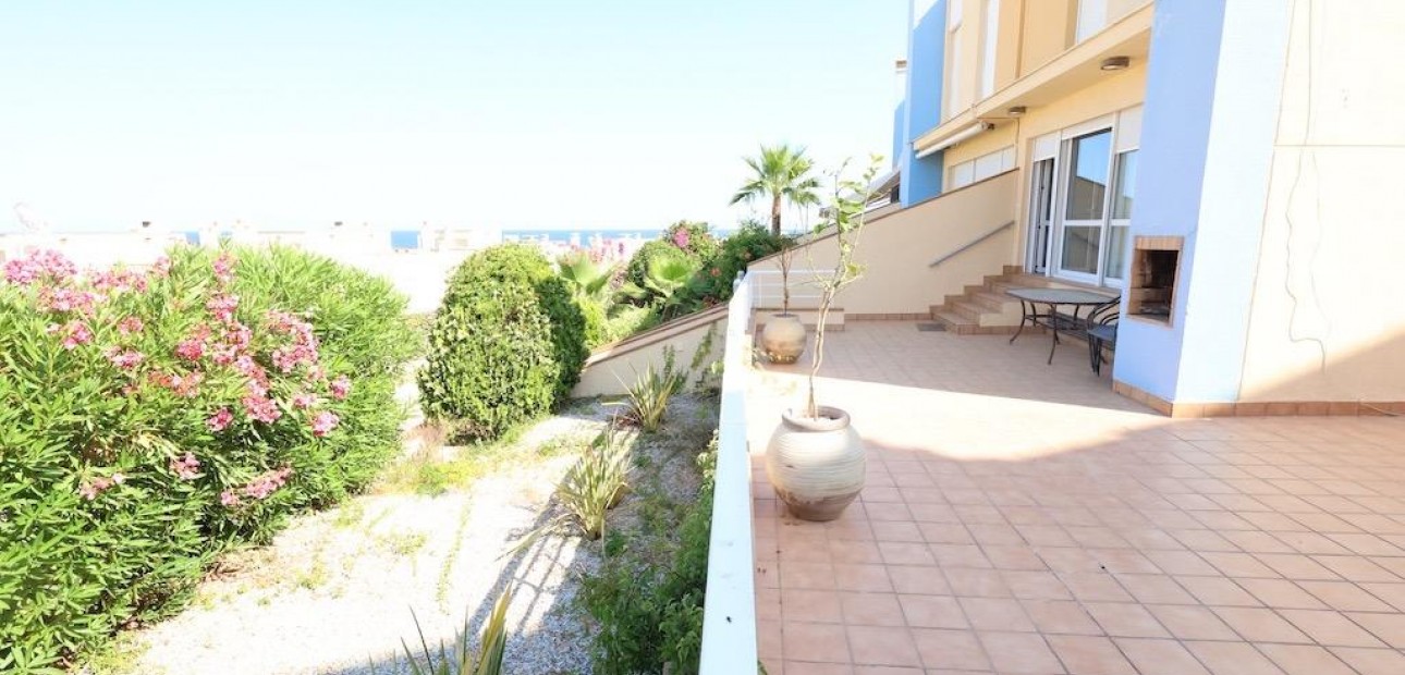 Sale - Terraced house -
Orihuela Costa - Agua Marina