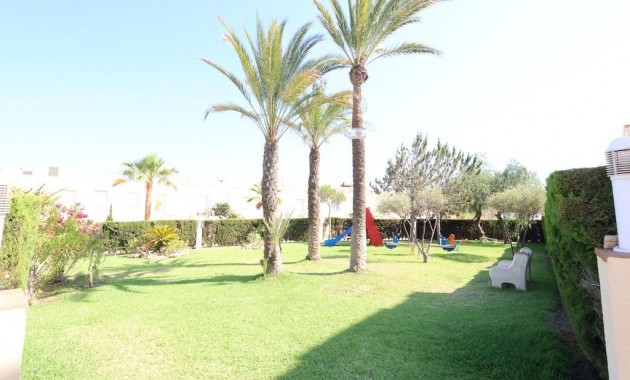 Sale - Terraced house -
Orihuela Costa - Agua Marina