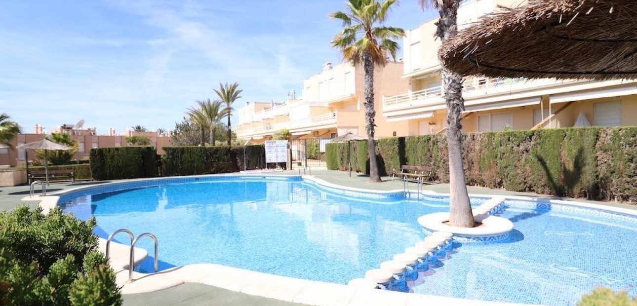 Sale - Terraced house -
Orihuela Costa - Agua Marina