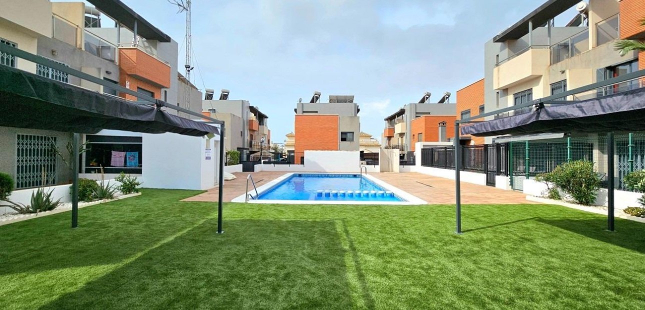 Herverkoop - Villa -
Torrevieja - torrevieja