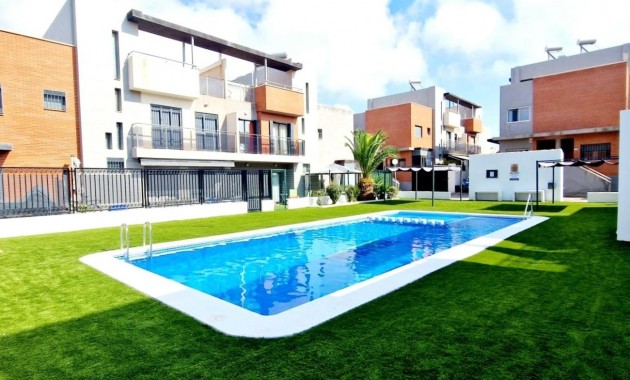 Herverkoop - Villa -
Torrevieja - torrevieja