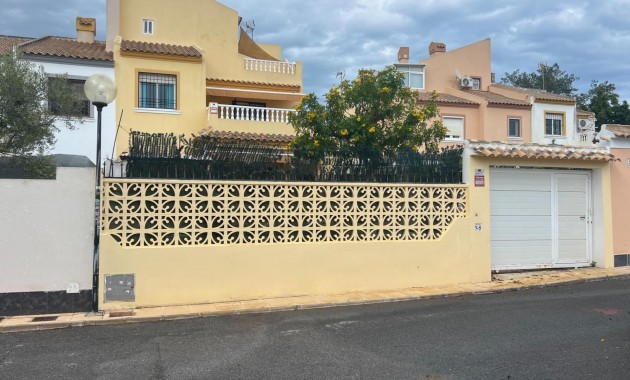 Sale - Villa -
Torrevieja - Playa del cura