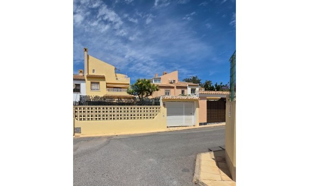 Sale - Villa -
Torrevieja - Playa del cura