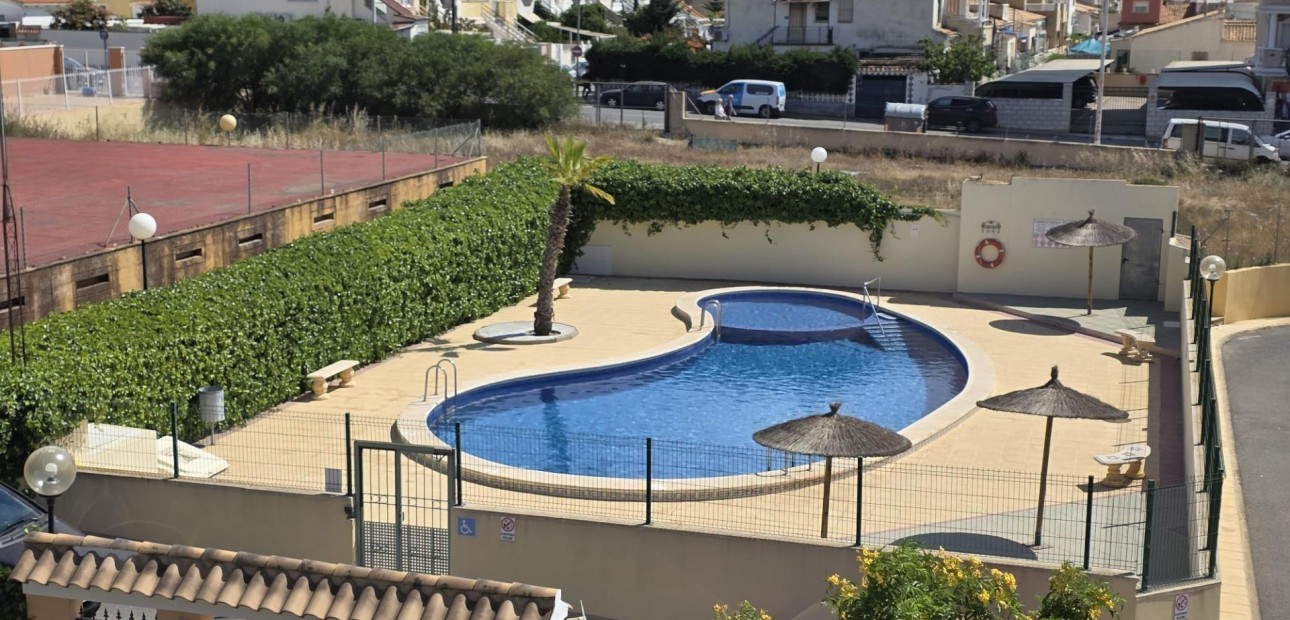 Sale - Villa -
Torrevieja - Playa del cura