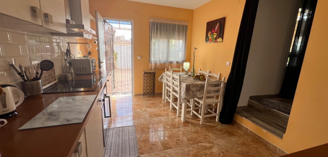 Sale - Villa -
Torrevieja - Playa del cura