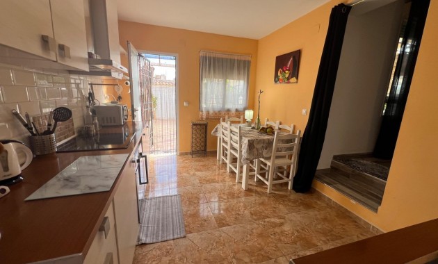 Sale - Villa -
Torrevieja - Playa del cura