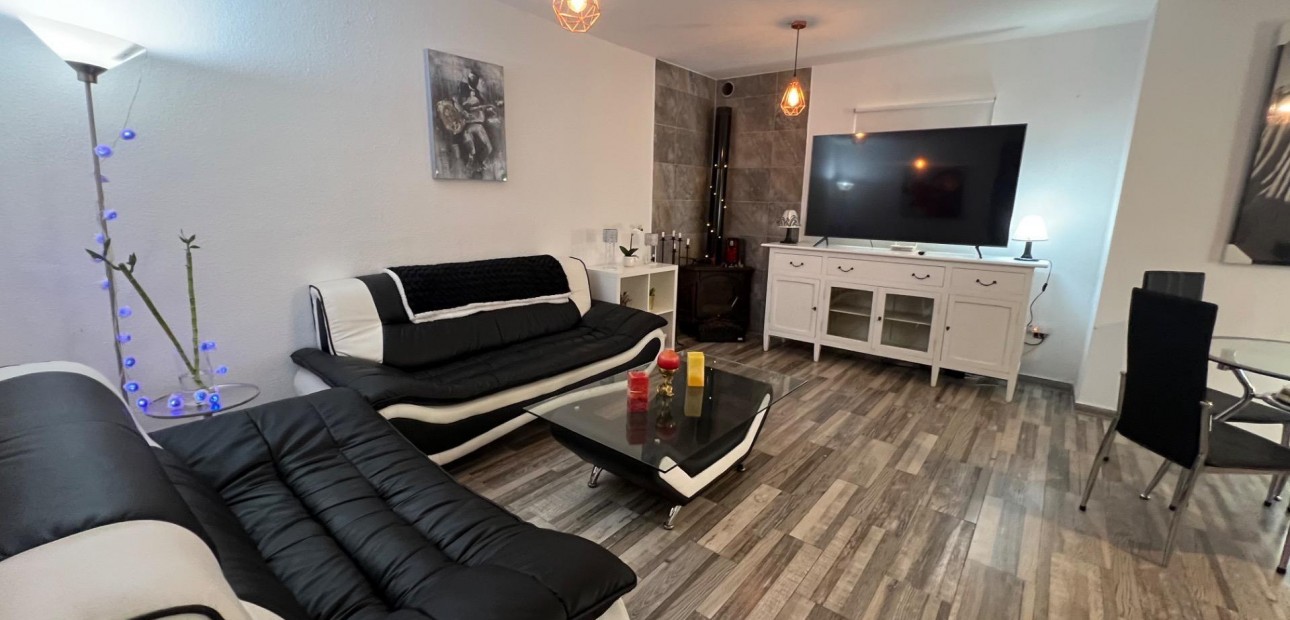 Sale - Villa -
Torrevieja - Playa del cura