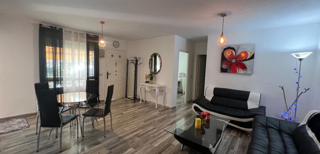 Sale - Villa -
Torrevieja - Playa del cura