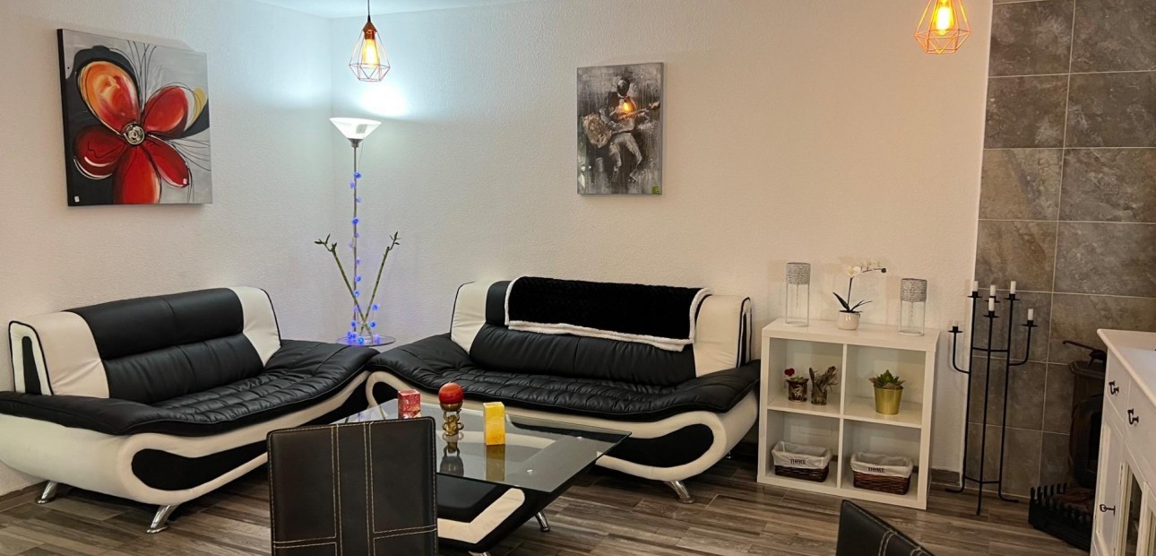 Sale - Villa -
Torrevieja - Playa del cura