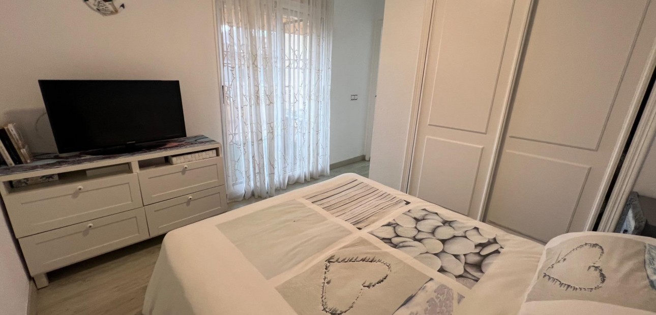 Sale - Villa -
Torrevieja - Playa del cura