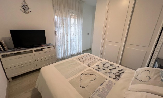 Sale - Villa -
Torrevieja - Playa del cura