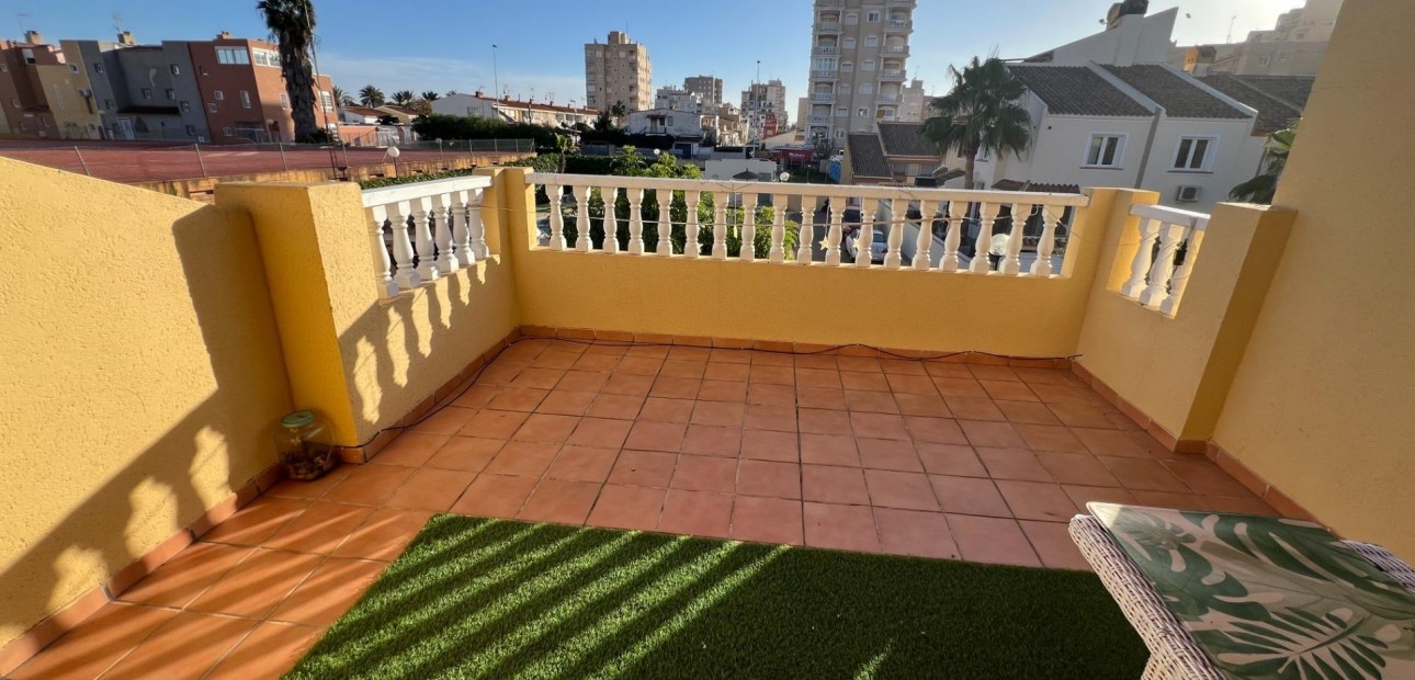 Sale - Villa -
Torrevieja - Playa del cura