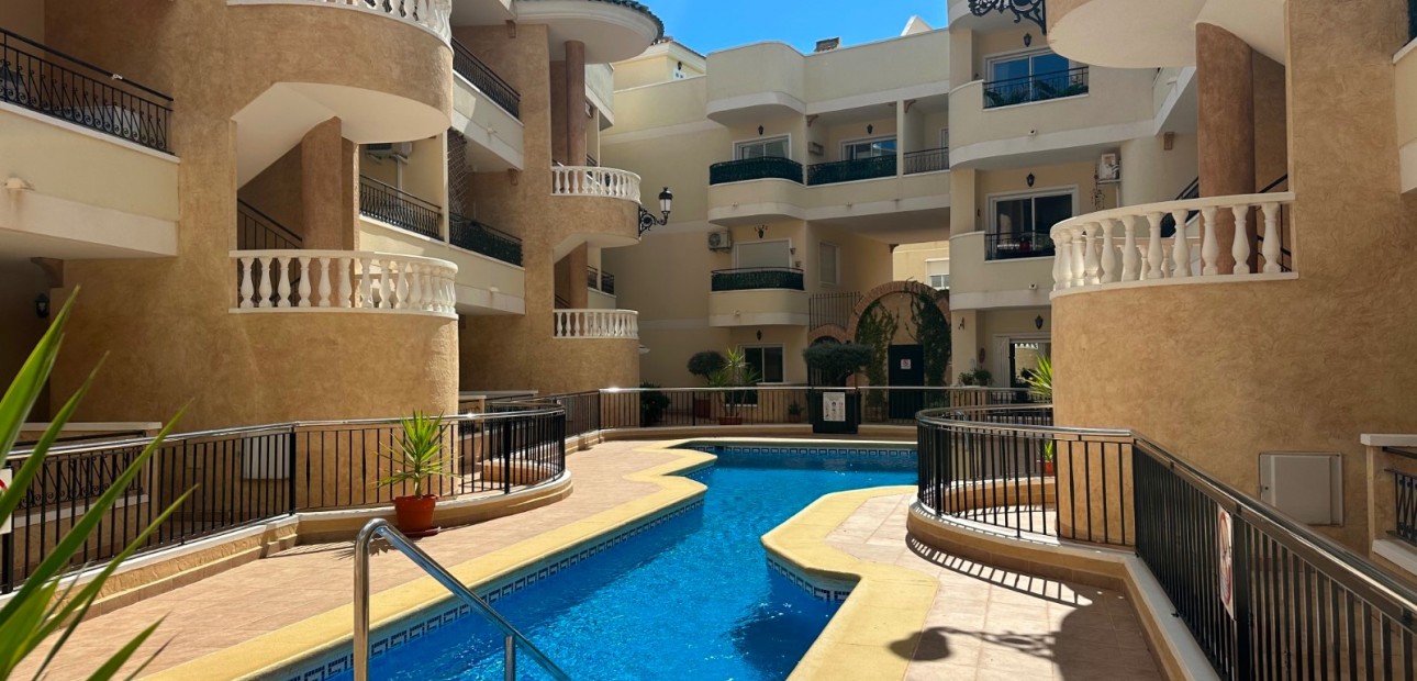 Sale - Apartment / flat -
Jacarilla