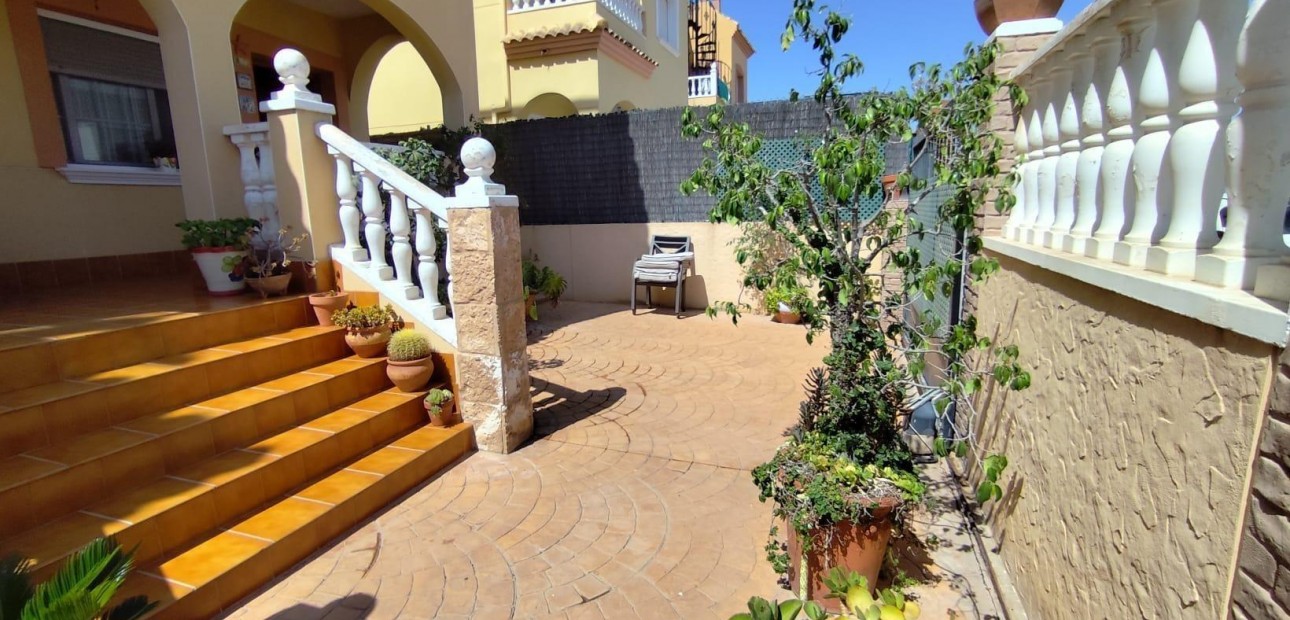 Herverkoop - Villa -
Torrevieja - Aguas nuevas 2