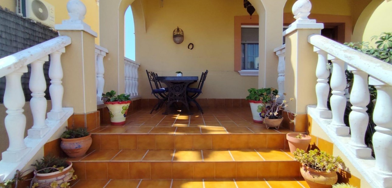 Herverkoop - Villa -
Torrevieja - Aguas nuevas 2