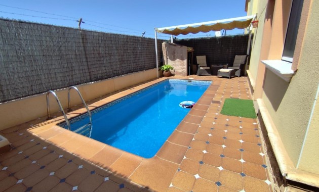 Herverkoop - Villa -
Torrevieja - Aguas nuevas 2