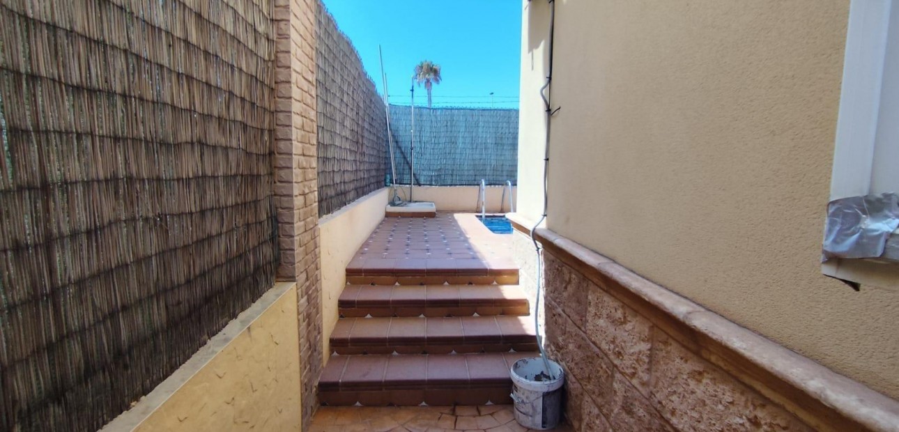 Herverkoop - Villa -
Torrevieja - Aguas nuevas 2