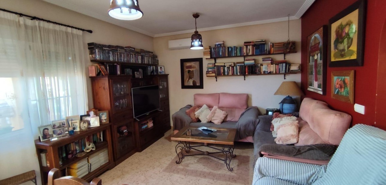 Herverkoop - Villa -
Torrevieja - Aguas nuevas 2