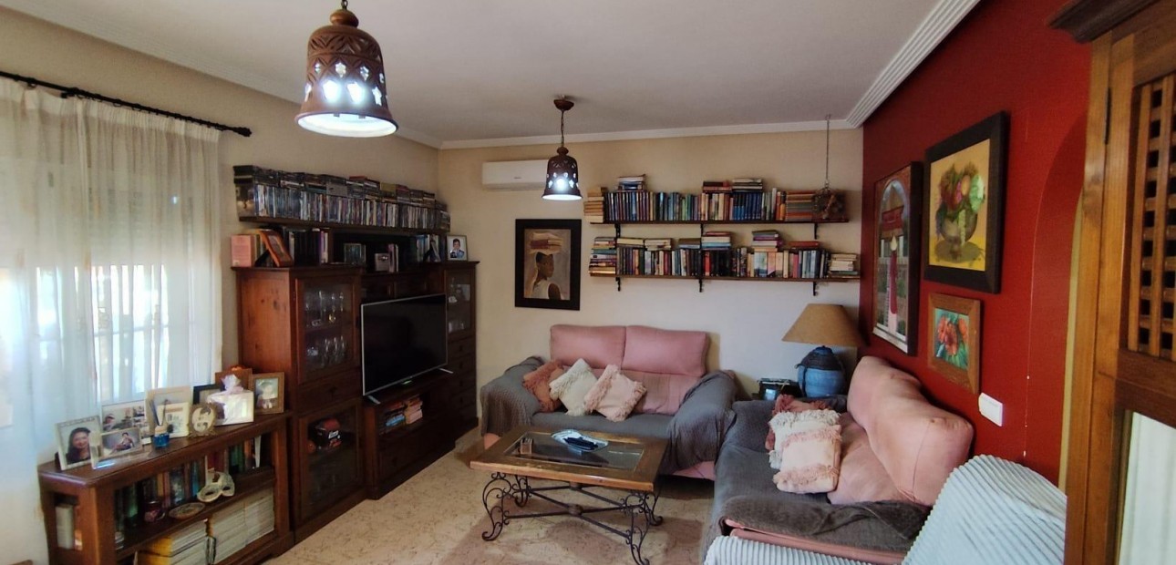 Herverkoop - Villa -
Torrevieja - Aguas nuevas 2