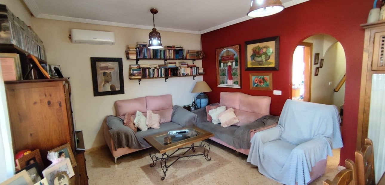Herverkoop - Villa -
Torrevieja - Aguas nuevas 2