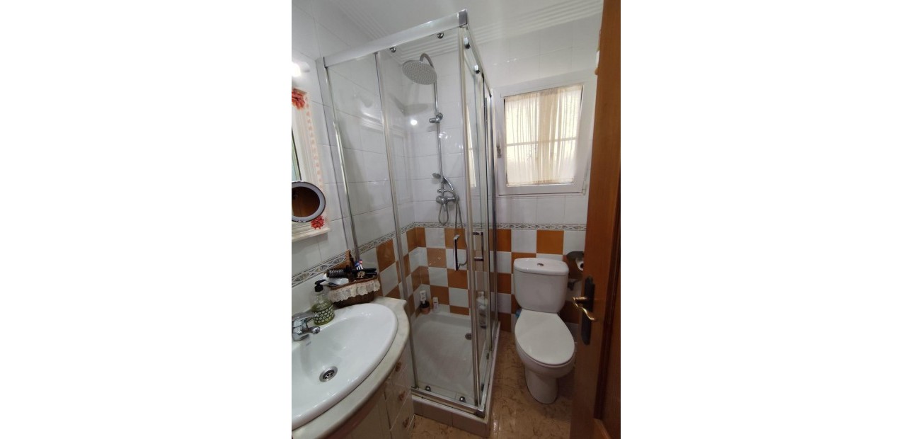 Herverkoop - Villa -
Torrevieja - Aguas nuevas 2