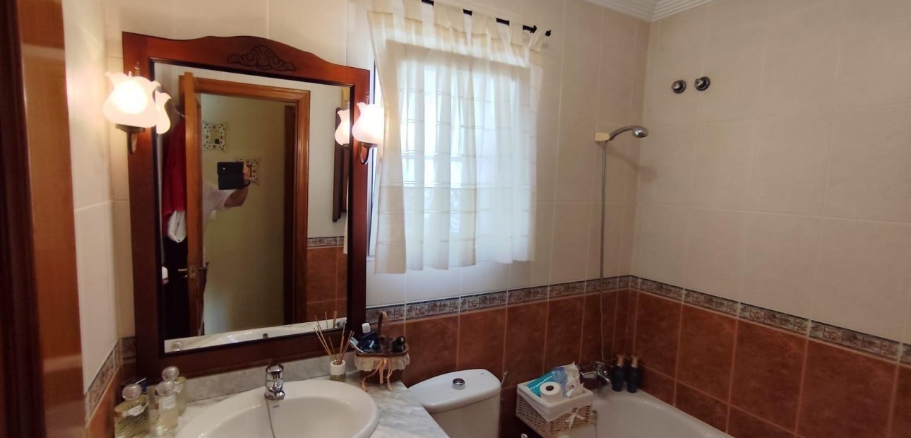Herverkoop - Villa -
Torrevieja - Aguas nuevas 2