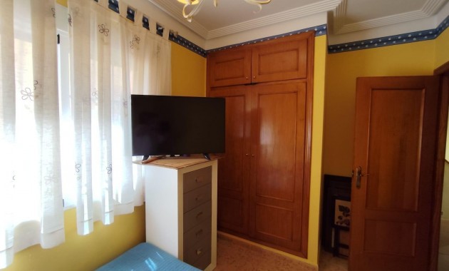 Herverkoop - Villa -
Torrevieja - Aguas nuevas 2