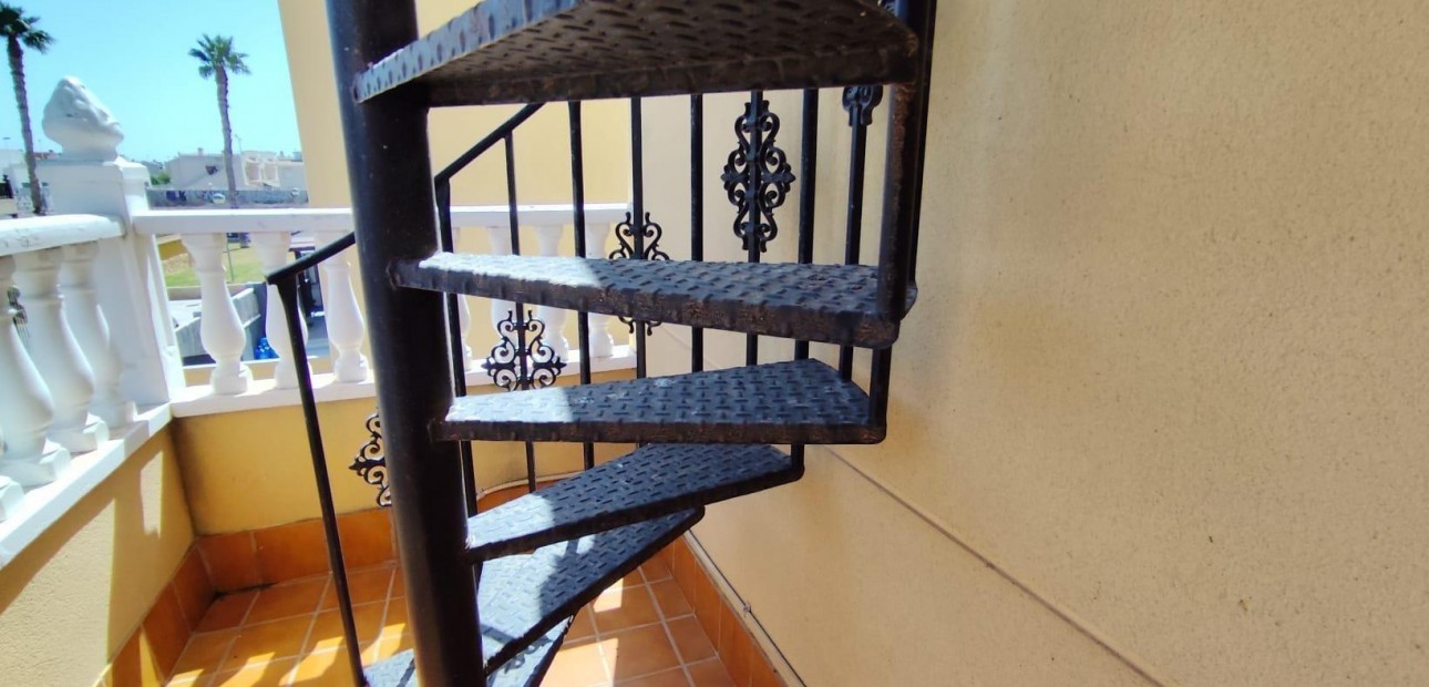 Herverkoop - Villa -
Torrevieja - Aguas nuevas 2