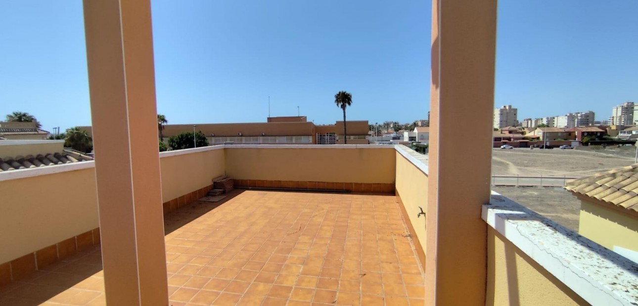 Herverkoop - Villa -
Torrevieja - Aguas nuevas 2