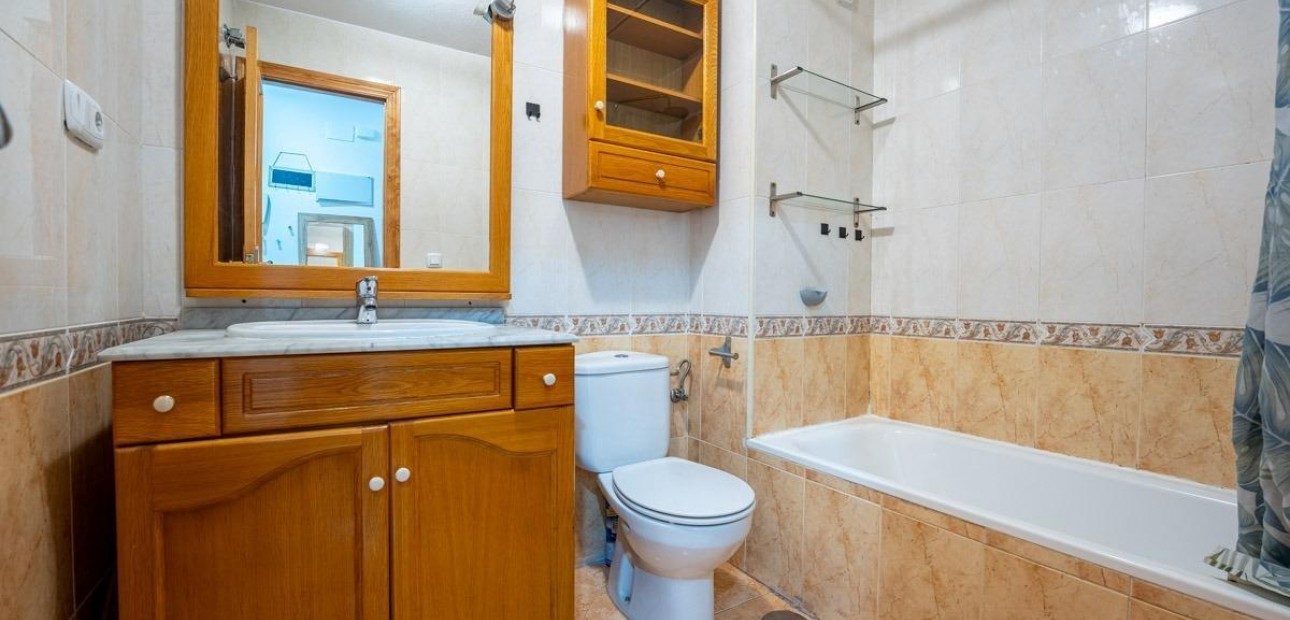 Venta - Apartamento / piso -
Torrevieja - Aguas Nuevas