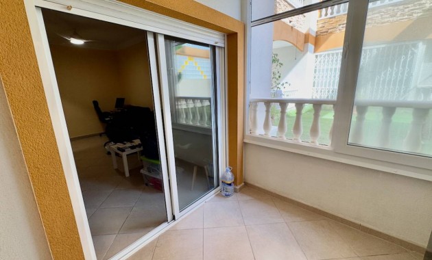 Venta - Apartamento / piso -
Formentera del Segura