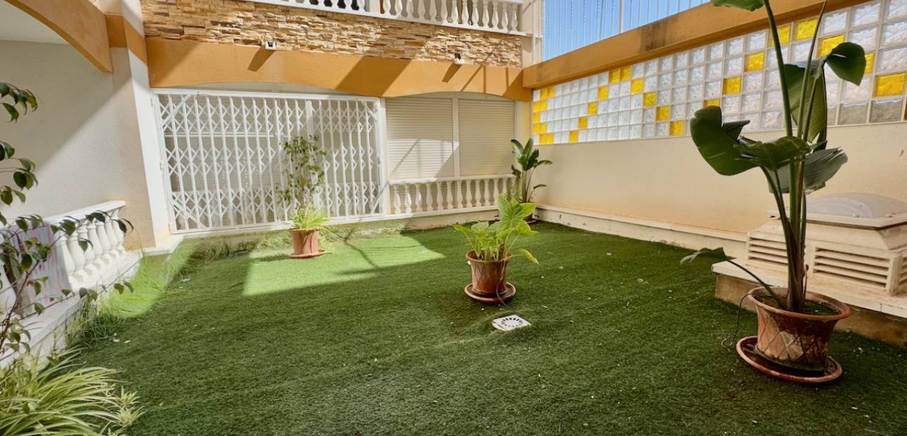 Venta - Apartamento / piso -
Formentera del Segura