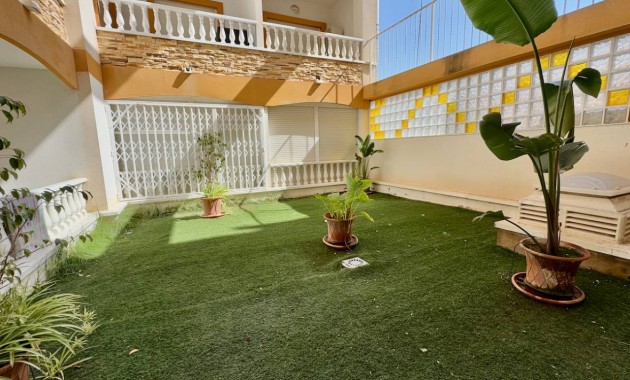 Venta - Apartamento / piso -
Formentera del Segura