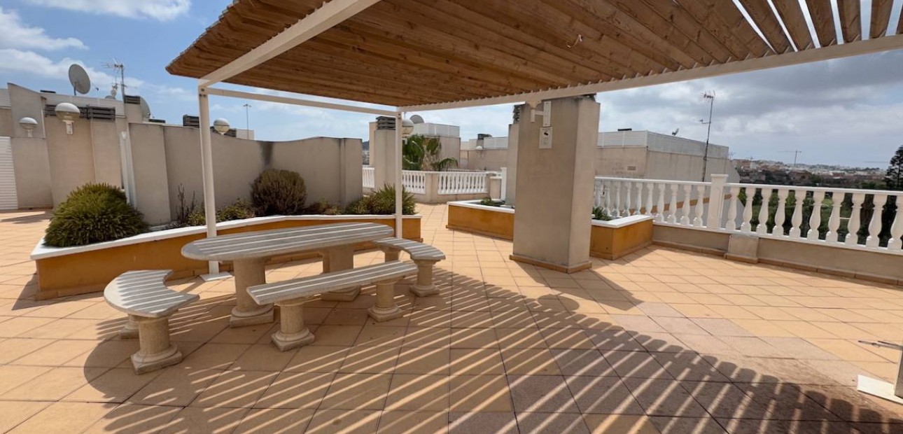 Venta - Apartamento / piso -
Formentera del Segura