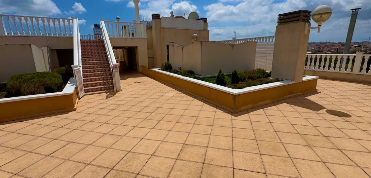 Venta - Apartamento / piso -
Formentera del Segura