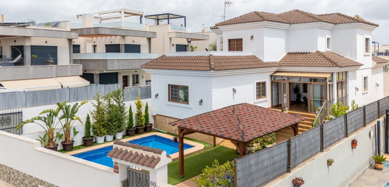 Herverkoop - Detached Villa -
Los Montesinos - La herrada