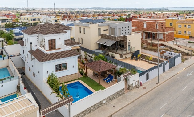 Herverkoop - Detached Villa -
Los Montesinos - La herrada