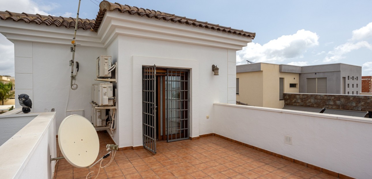 Herverkoop - Detached Villa -
Los Montesinos - La herrada