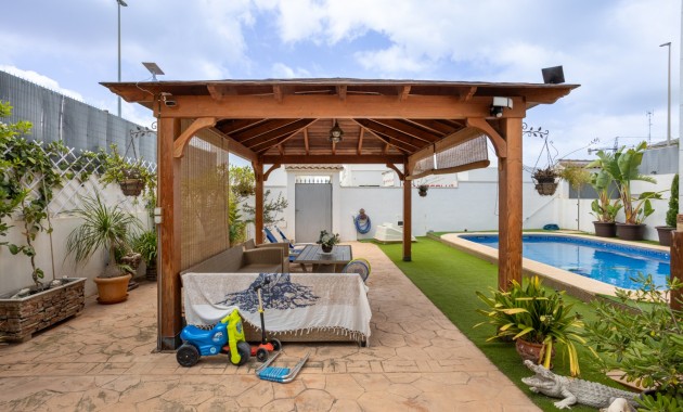 Herverkoop - Detached Villa -
Los Montesinos - La herrada